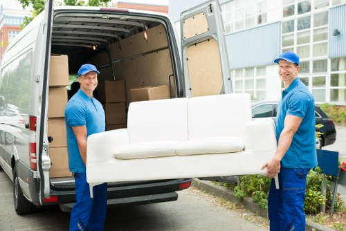 Moving truck service for homes and flats in Peckham